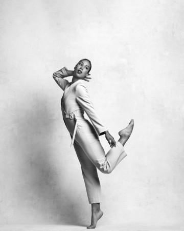 Suzanne - Danceres - Model - Aerialist